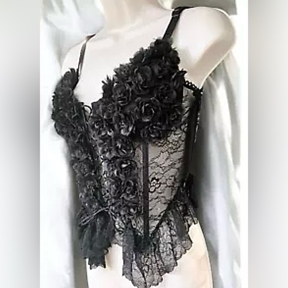 Size Small…..……Black Detailed 3D Floral Corset Top.  New……Widow - Picture 4 of 10